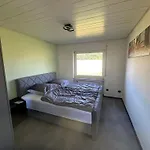 Hof Schoeneck In Sehr Ruhiger Alleinlage Nyaraló *