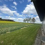 Hof Schoeneck In Sehr Ruhiger Alleinlage Nyaraló *