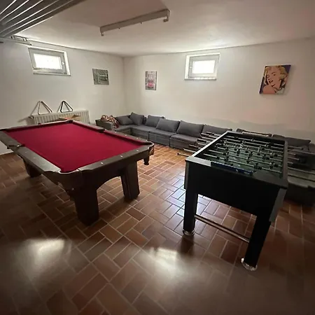 Hof Schoeneck In Sehr Ruhiger Alleinlage *