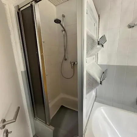 Holiday home Hof Schoeneck In Sehr Ruhiger Alleinlage Gondershausen