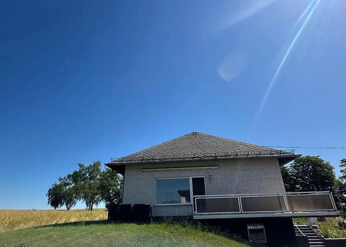 Hof Schoeneck In Sehr Ruhiger Alleinlage *