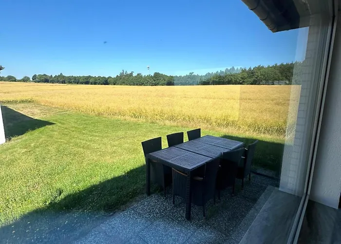 Hof Schoeneck In Sehr Ruhiger Alleinlage Gondershausen