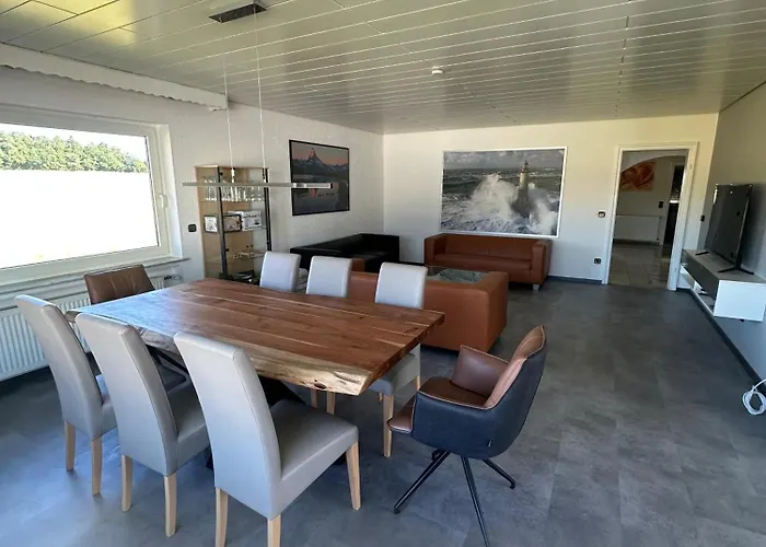 Hof Schoeneck In Sehr Ruhiger Alleinlage Gondershausen